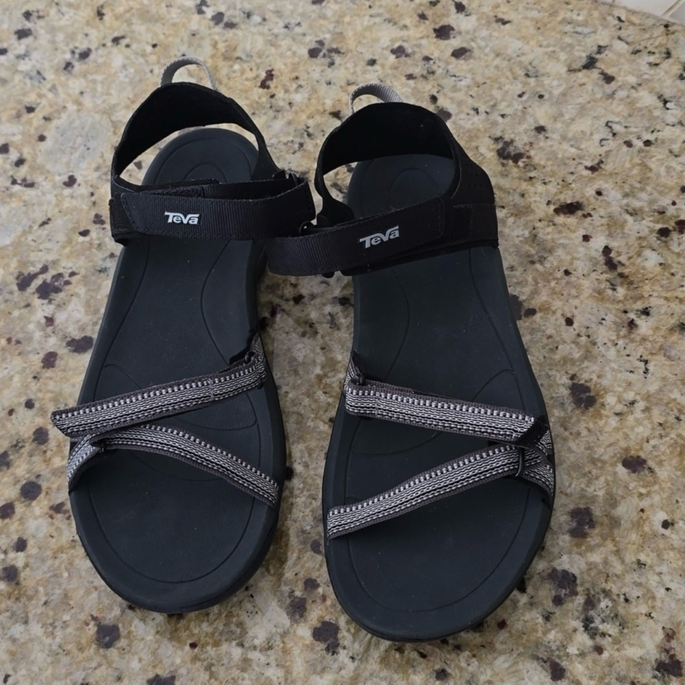Teva Verra sport Black Sandals Size 10